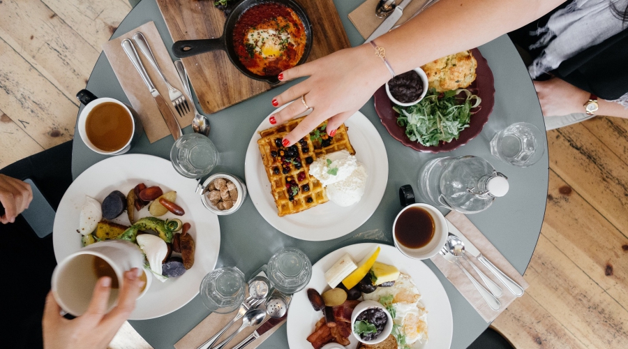 breakfast-690128_1920